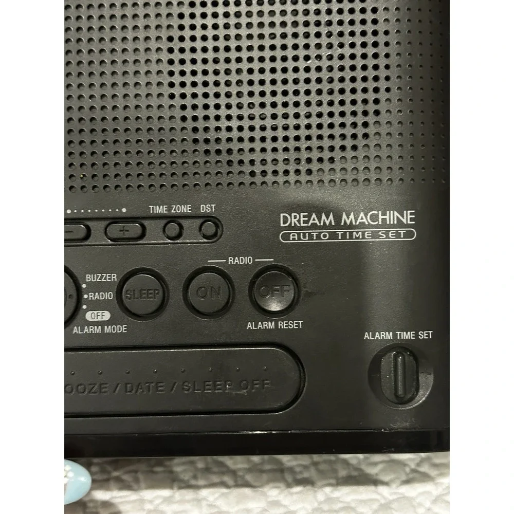 Sony ICF-C218 Dream Machine Clock Radio - Large GREEN display, AM/FM, Works
